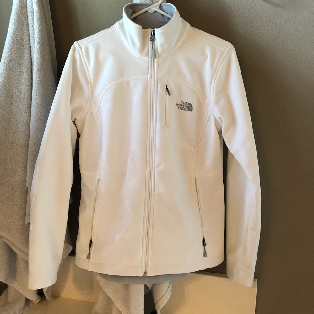North face Women’s white Wind wall Jacket